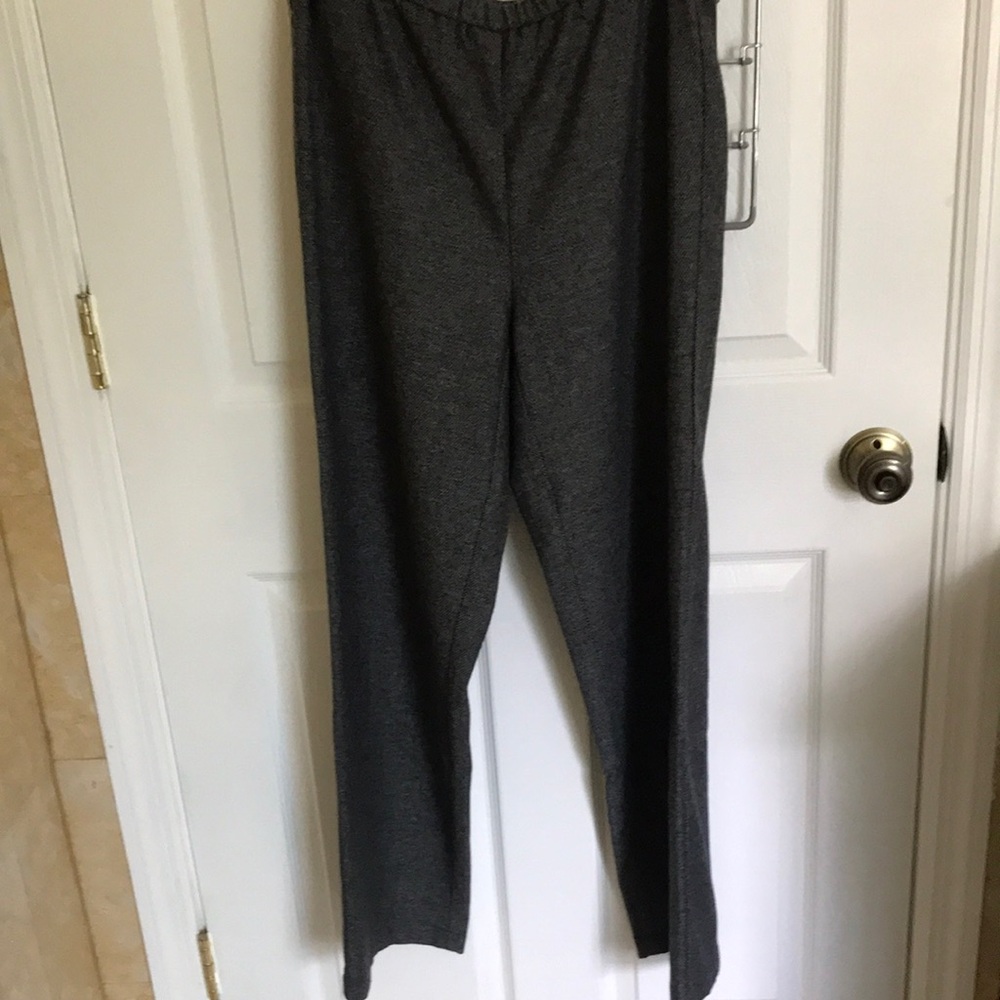 Eileen Fisher Ash wool blend Ankle pants-NWT, Tapered Twill size S/P